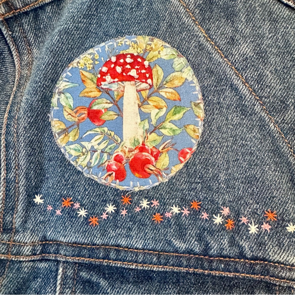 Upcycled Denim Jacket M Cottagecore Mushroom Embroidery Patchwork one of a kind - Picture 5 of 7